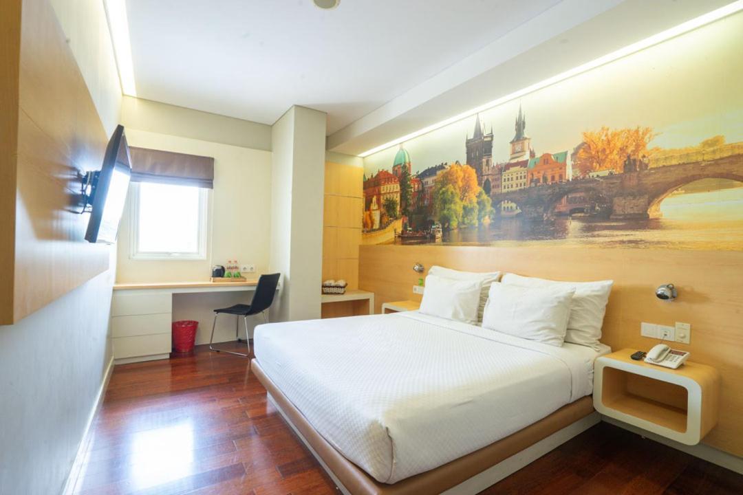 Life Hotel Stasiun Kota Surabaya Szoba fotó